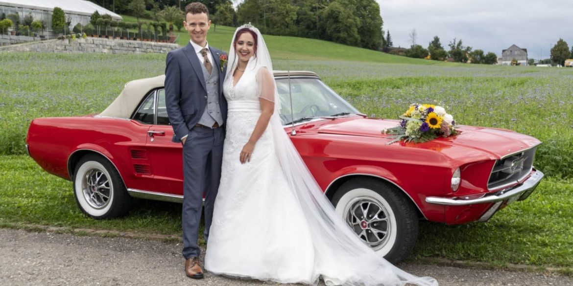 How to Choose a Car to Rent for a Wedding